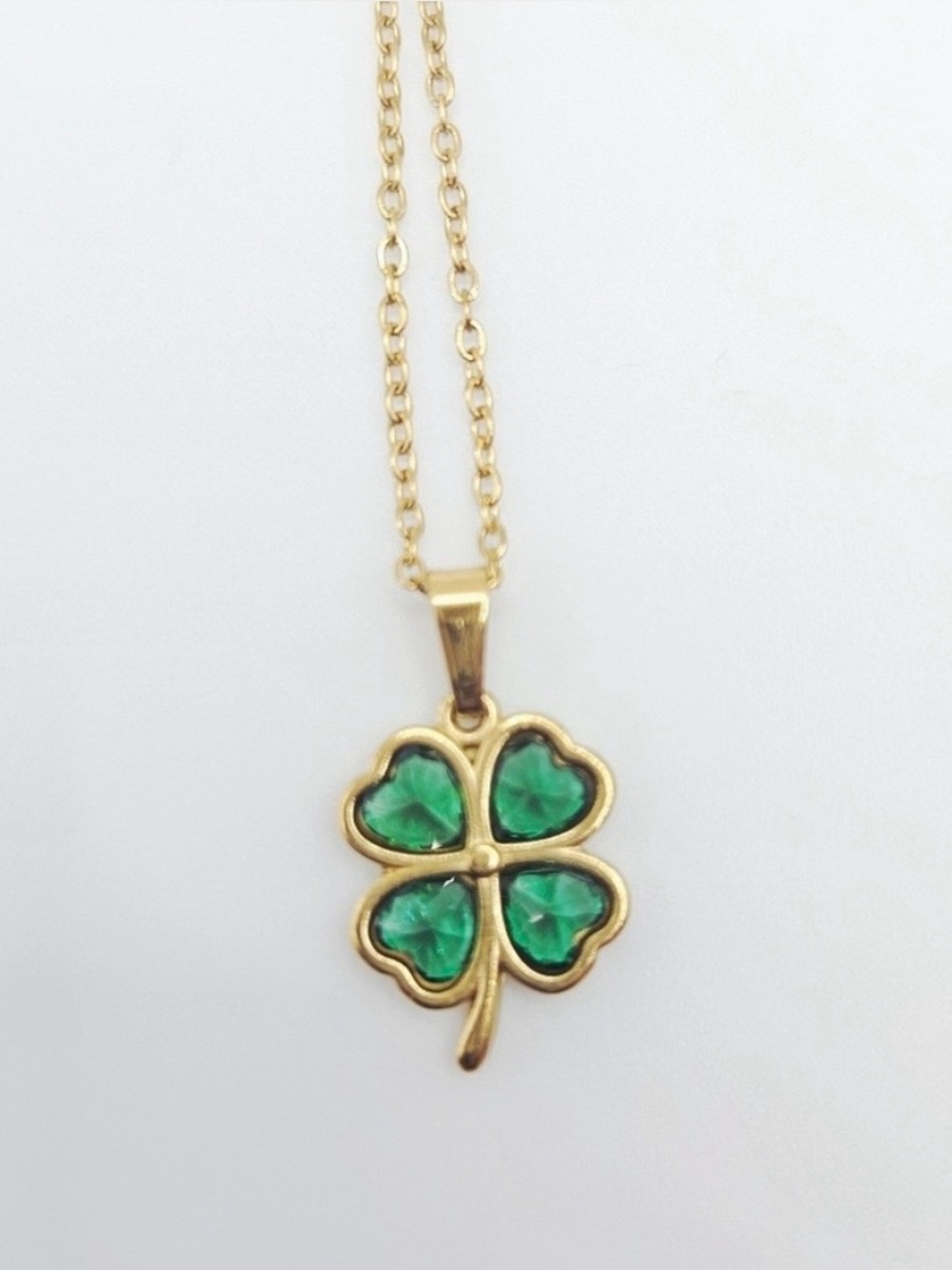 Green Shamrock 4 Leaf Clover Necklace Gold Plated New Without Tags NWOT